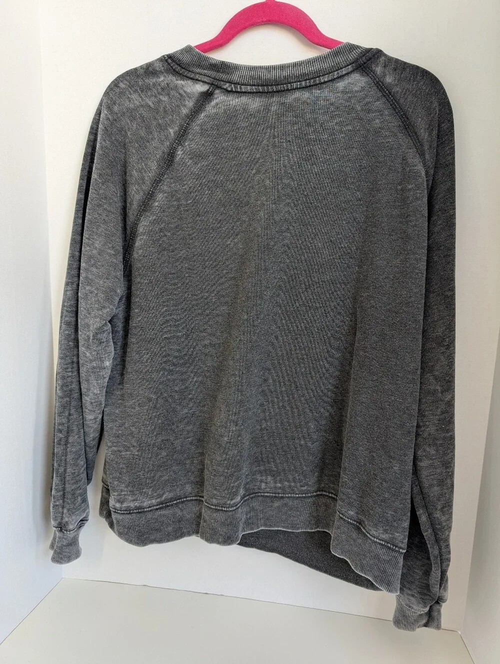 ⚡ Recycled Karma Def Leppard "Love Bites" Graphic Sweatshirt 🖤 - Picture 6 of 13